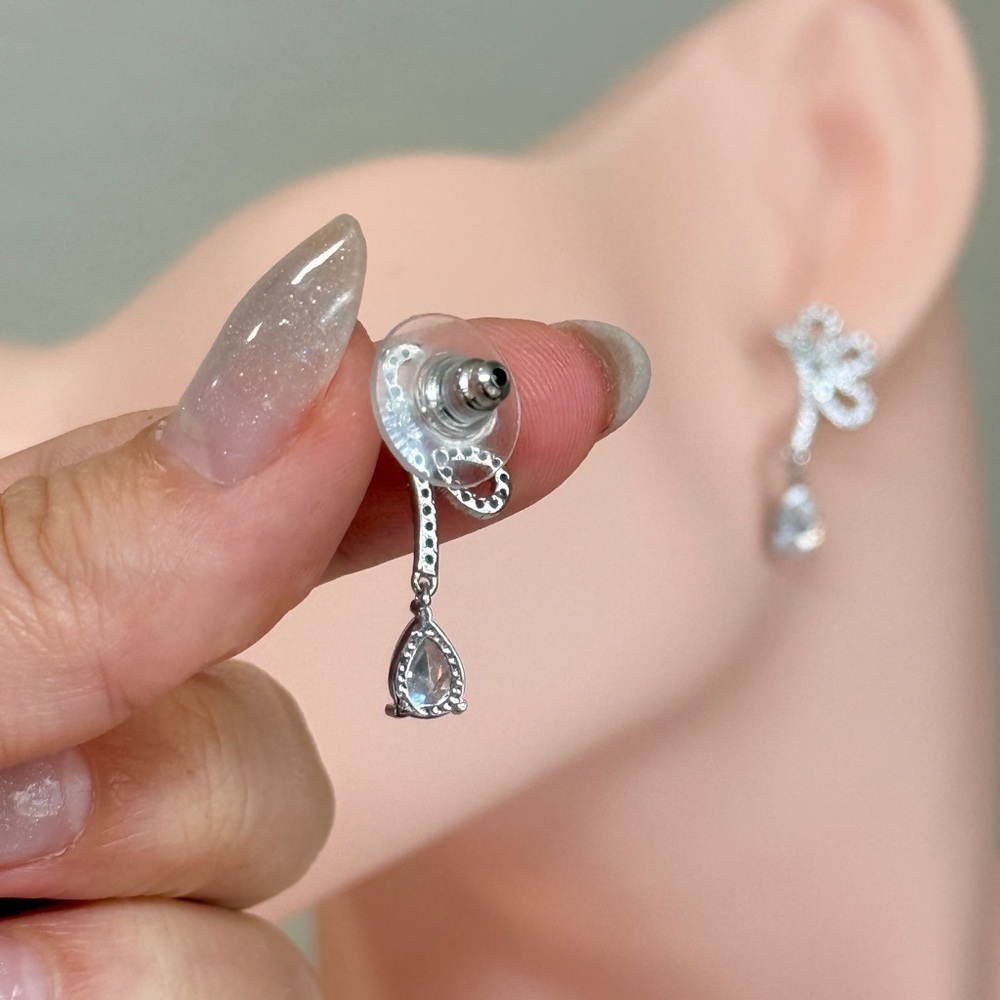 Chic Silver Crystal Teardrop Earrings - Picture 6 of 7